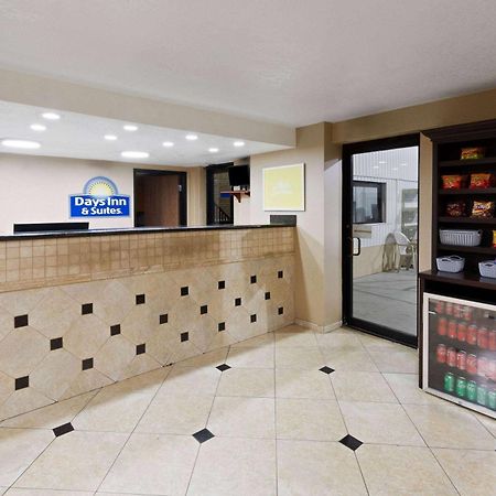 Days Inn By Wyndham Oklahoma City Exterior photo